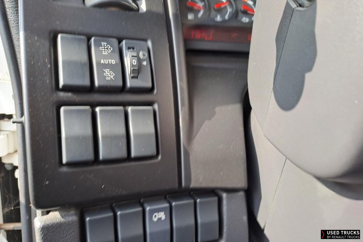 Renault Trucks D 240