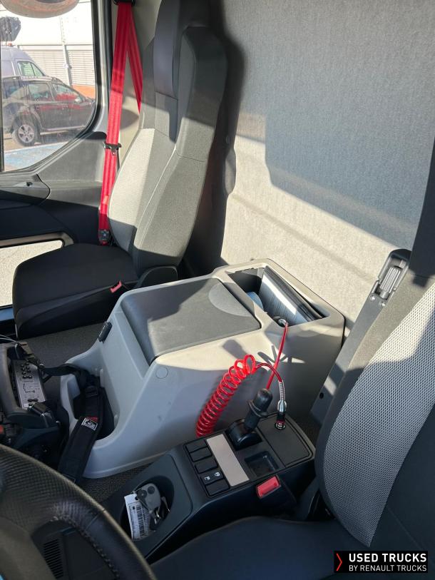 Renault Trucks D Wide 260