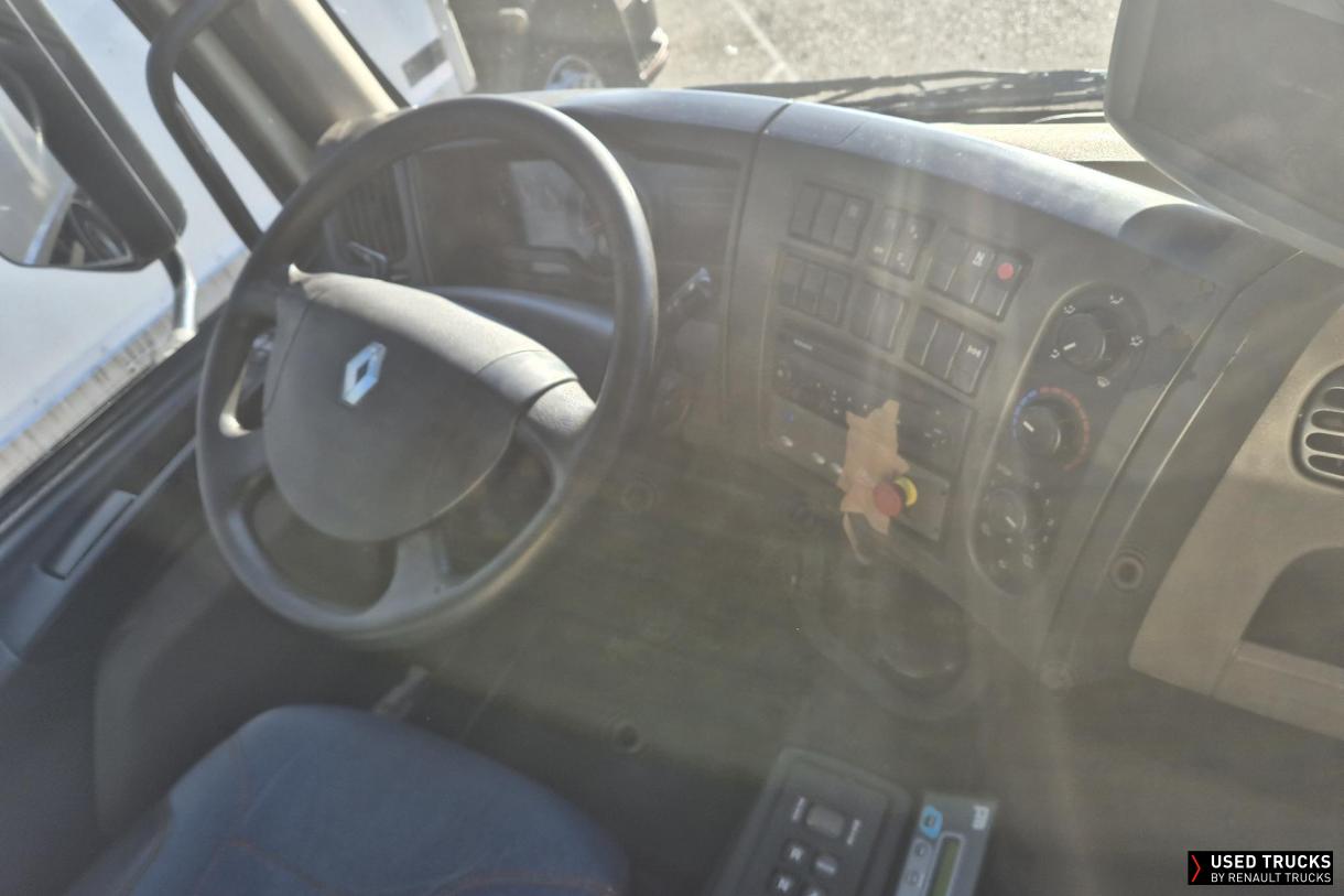 Renault Trucks Premium Distribution 320