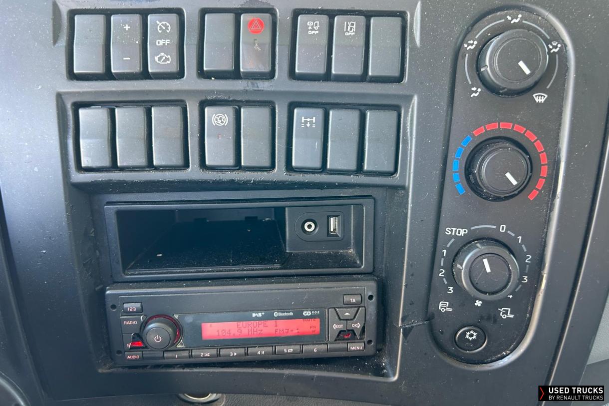 Renault Trucks D Wide 320