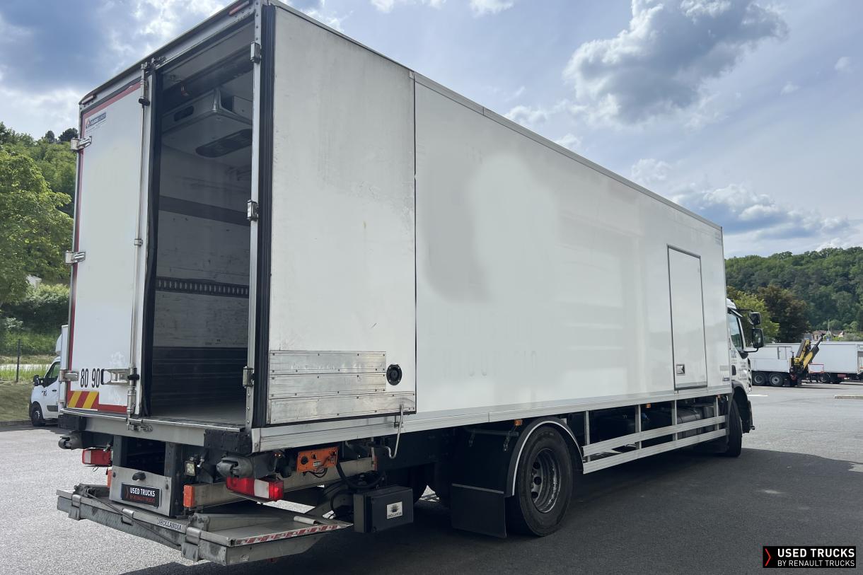 Renault Trucks D Wide 320