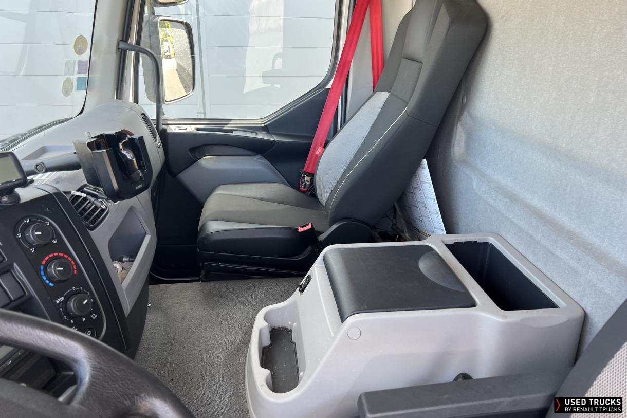 Renault Trucks D Wide 320