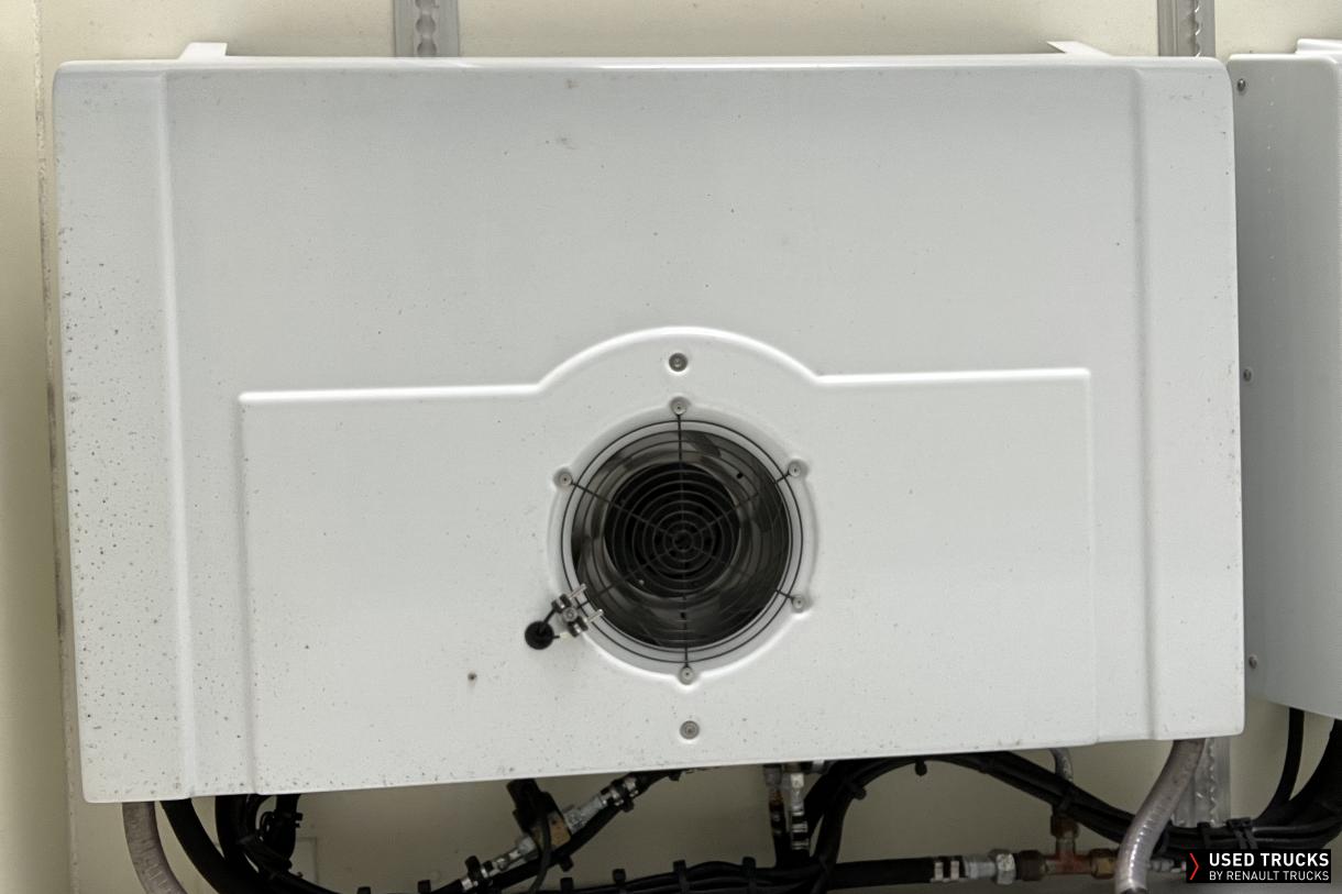 Renault Trucks D Wide 