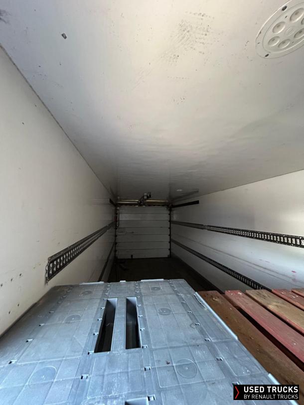 Renault Trucks D Wide 320