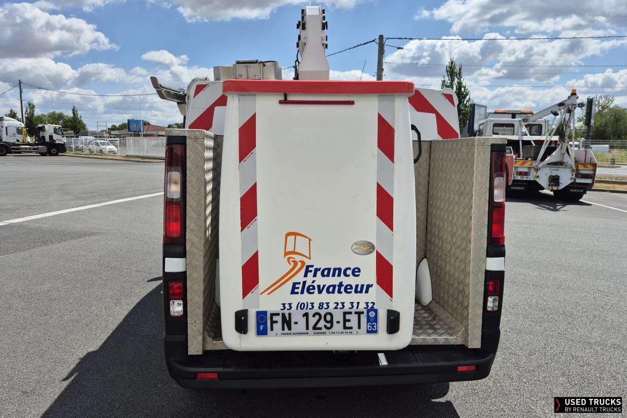 Renault Trafic 120