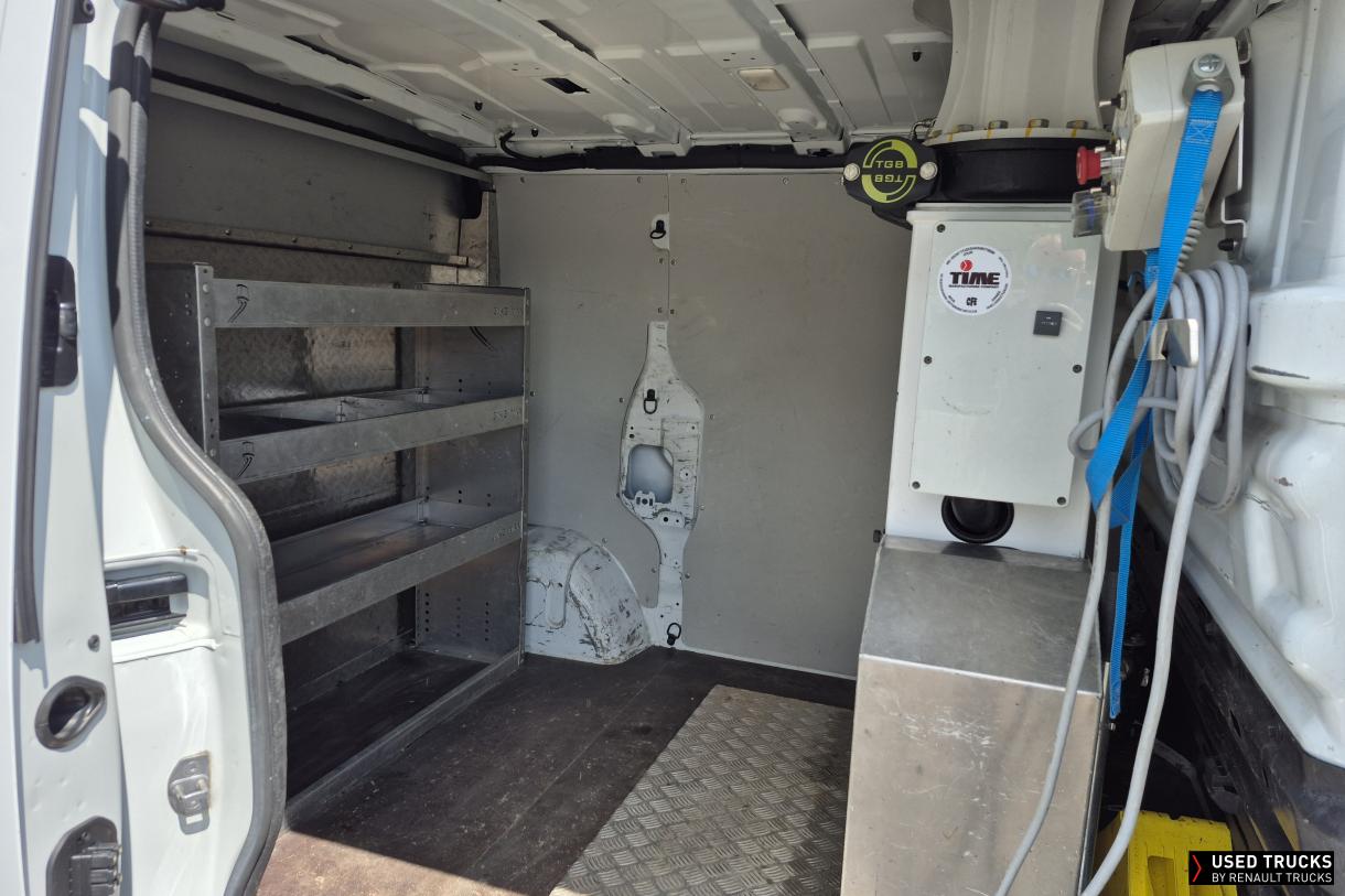 Renault Trafic 120