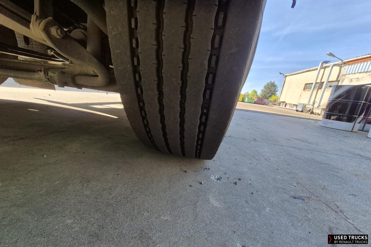 Renault Trucks Premium Distribution 270