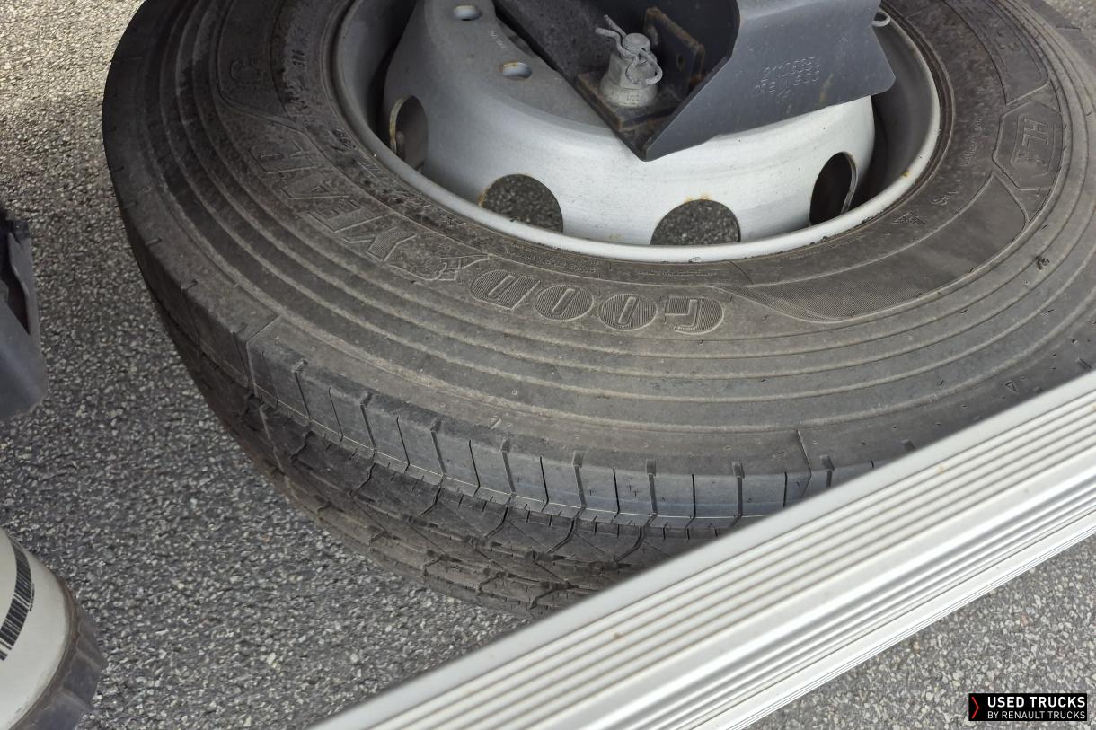 Renault Trucks D Wide 320