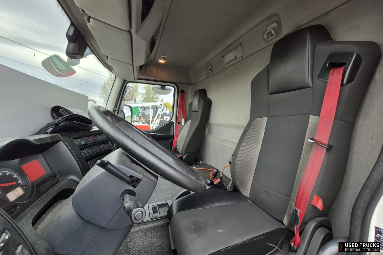 Renault Trucks D Wide 320
