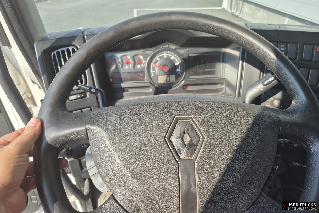 Renault Trucks D Wide 320
