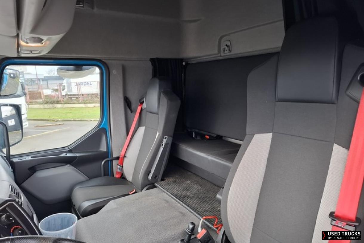 Renault Trucks D Wide 320