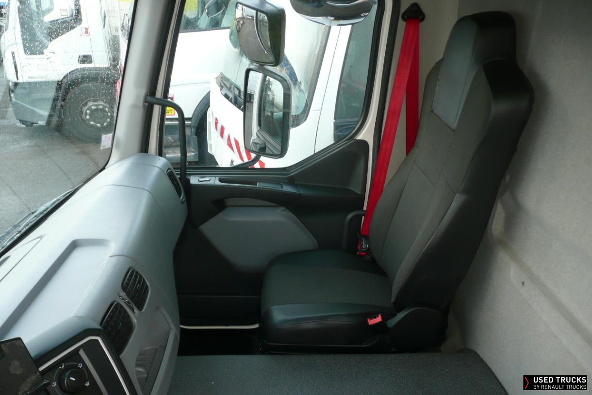 Renault Trucks D Wide 320