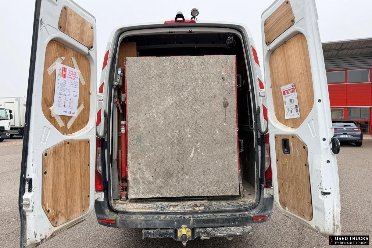 Mercedes-Benz Sprinter 140