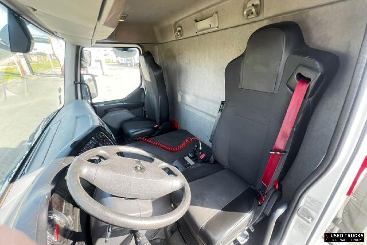Renault Trucks D Wide 320