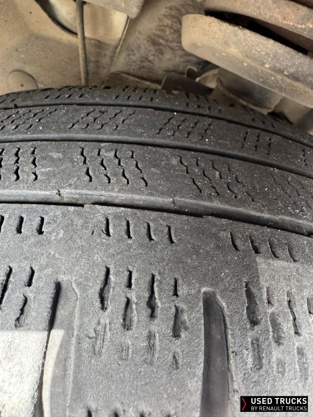 Renault Trucks Trafic 145