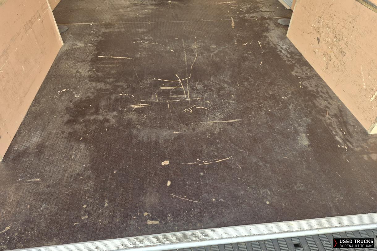 Renault Trucks Master 145