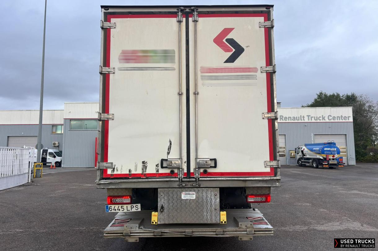 Renault Trucks D Wide 320