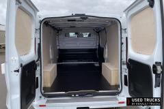 Renault Trucks Trafic
                                          